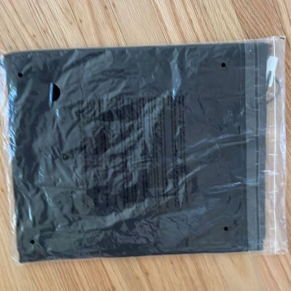 NWT LULULEMON LONG RECTANGLE SCARF BLACK BRAND NEW ALL TAGS PERFECT - Picture 2 of 3